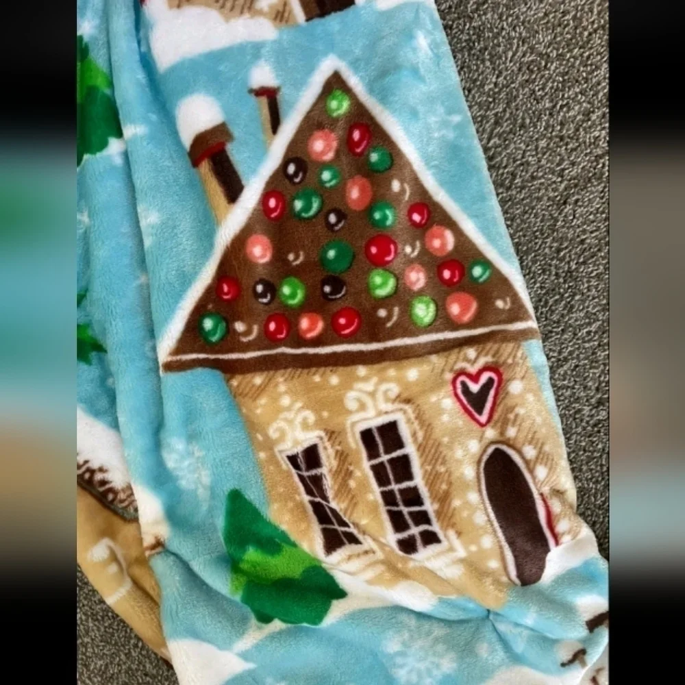 Gingerbread House Village Peppermint Snowflake Plush Throw Blanket Decor 50